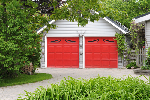 Make Your Garage Door Better By Adding Some Color On